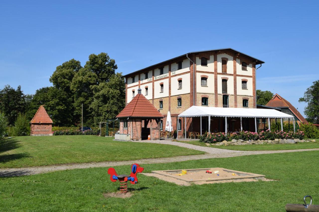 Ferienanlage Gutshaus Gramkow Dış mekan fotoğraf